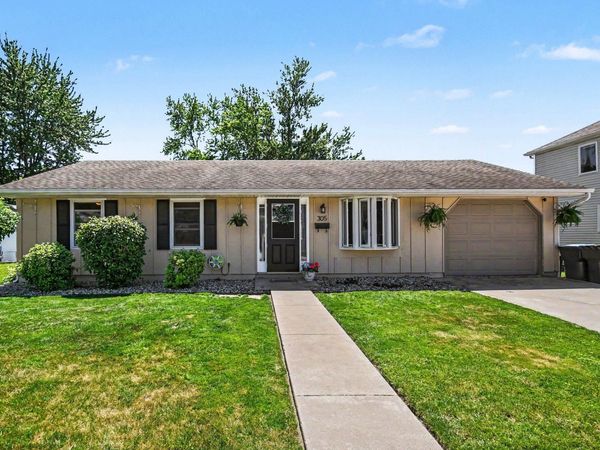 305 W Indiana Avenue, Nappanee, IN 46550