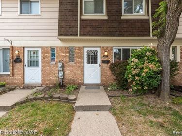 1407 LAUREL VALLEY Drive, Waterford Twp, MI 48327