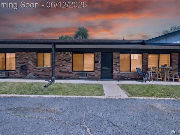 151 E McHattie Street, South Lyon, MI 48178