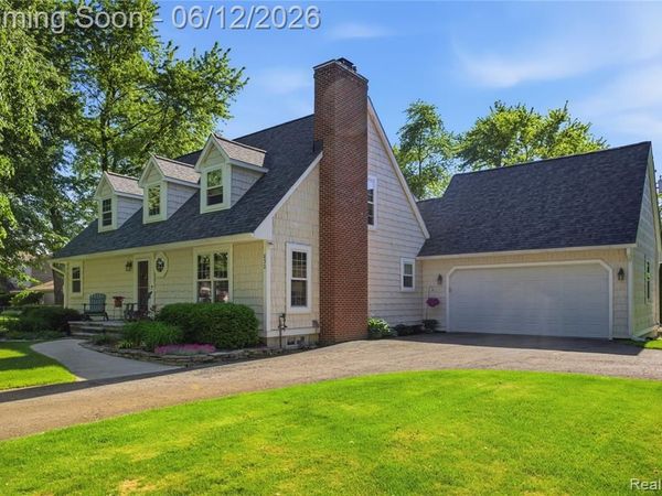 830 Hemingway Road, Orion Twp, MI 48362