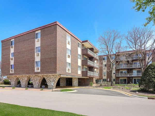 1301 S Finley Road, Unit 418, Lombard, IL 60148