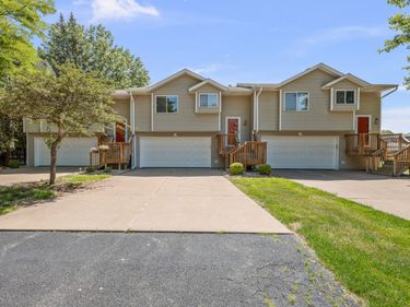 3004 3rd Street, Unit 10, Moline, IL 61264