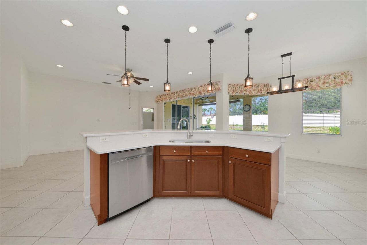 6841 74th Street Circle E, Bradenton, FL 34203 Photo