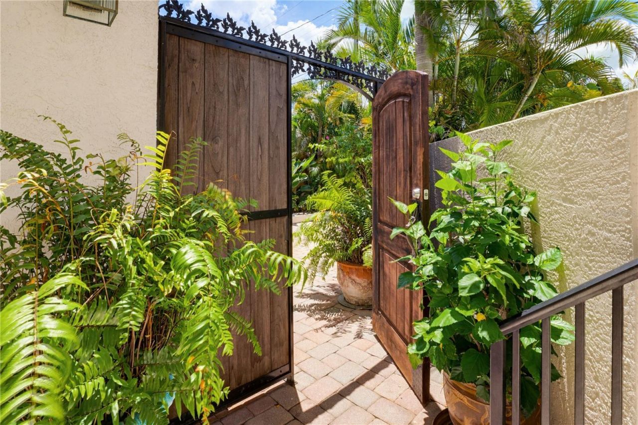 4104 Sarasota Avenue , Sarasota, FL 34234 Photo