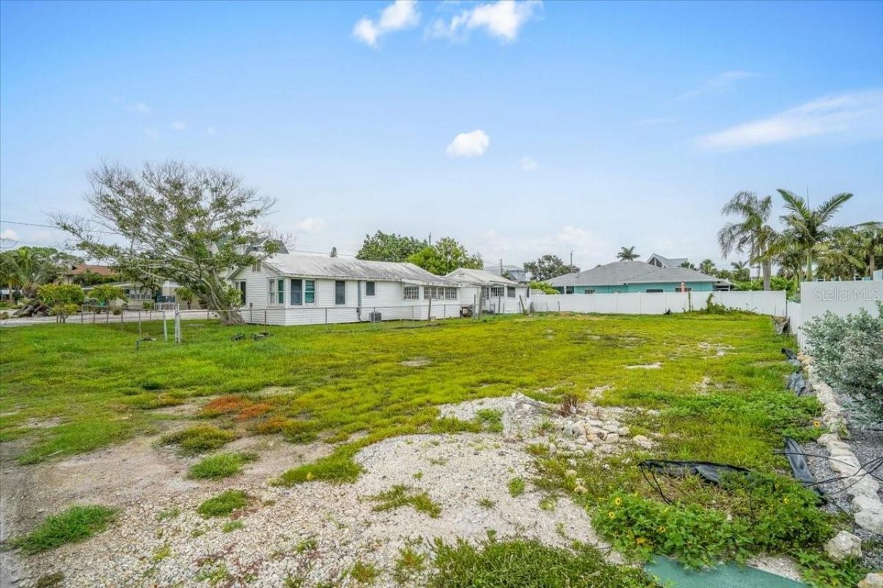 121 48th Street , Holmes Beach, FL 34217 Photo