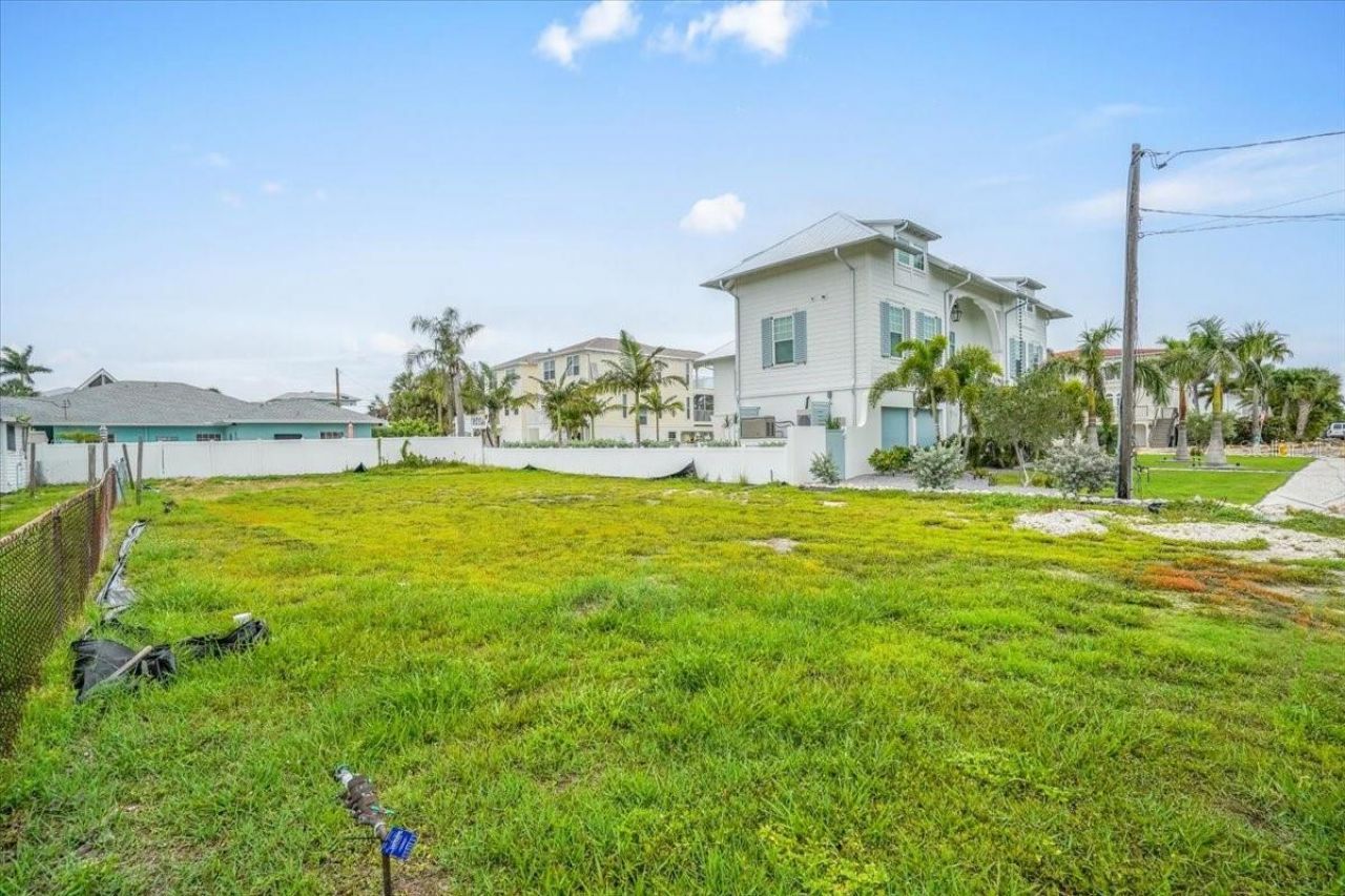 121 48th Street , Holmes Beach, FL 34217 Photo