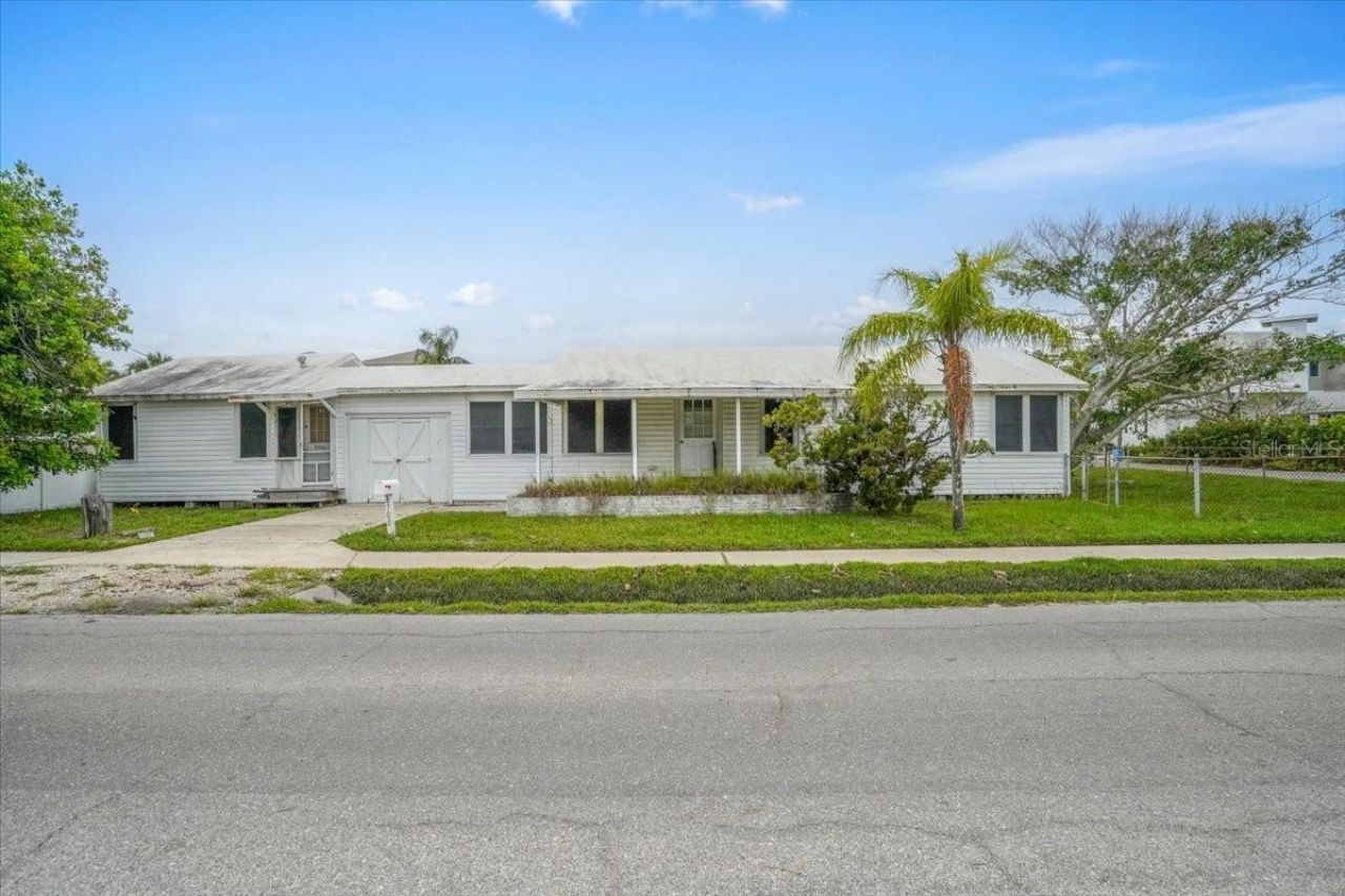 121 48th Street , Holmes Beach, FL 34217 Photo