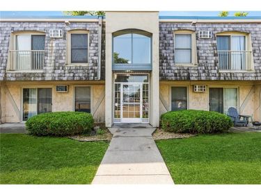 941 11th Avenue S, Unit 2, Hopkins, MN 55343