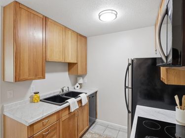 2616 Harriet Avenue, Unit 204, Minneapolis, MN 55408