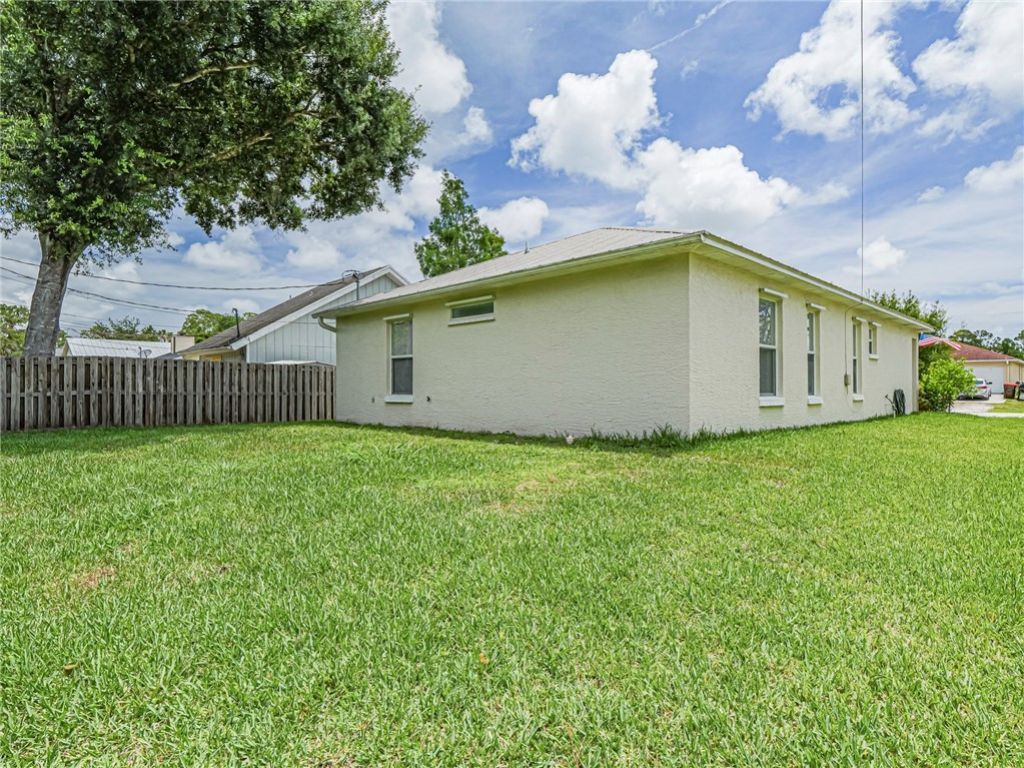1575 17th Court Sw, Vero Beach, FL 32962 Photo