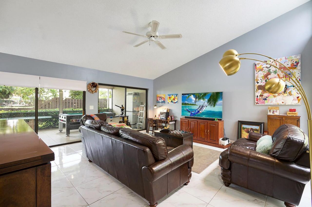 378 SW 28th Avenue, Delray Beach, FL 33445 Photo