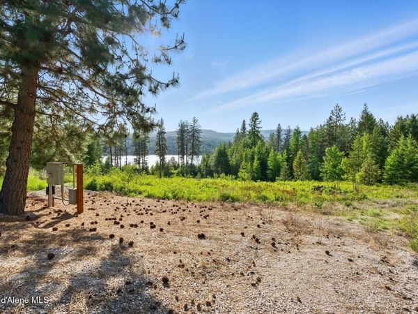 66 Beacon Hill Rd , Cocolalla, ID 83813