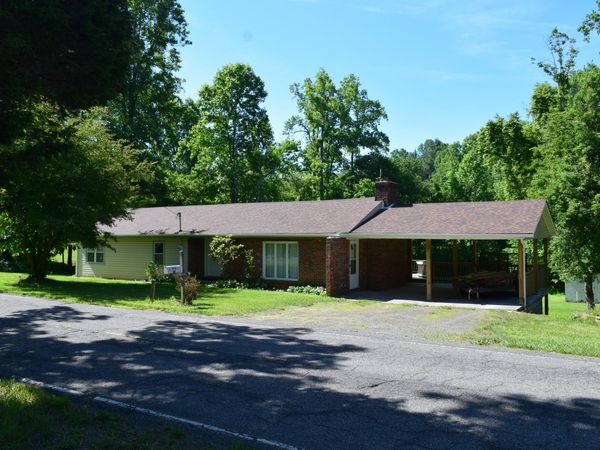 812 Conner Grove RD SW, Willis, VA 24380