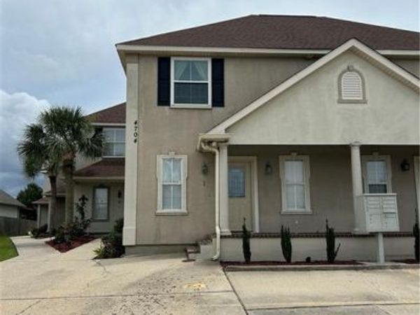 4704 PONTCHARTRAIN Drive , Unit 1, Slidell, LA 70458