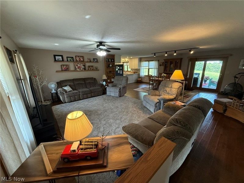 2741 Tabor Ridge Road NE, Mineral City, OH 44656 Photo 2