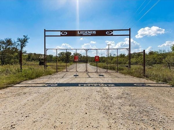 1812 CO 114 Road , Mingus, TX 76463
