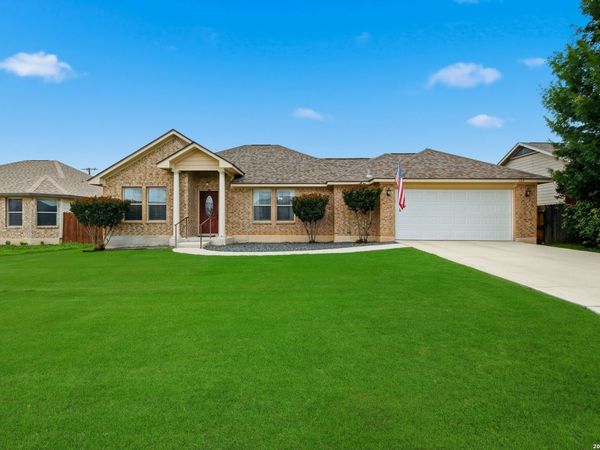 104 E 16TH ST, Hondo, TX 78861
