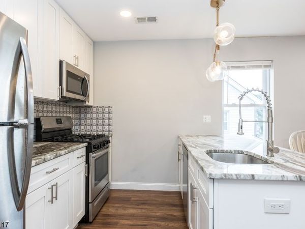 69 New St, Bloomfield, NJ 07003