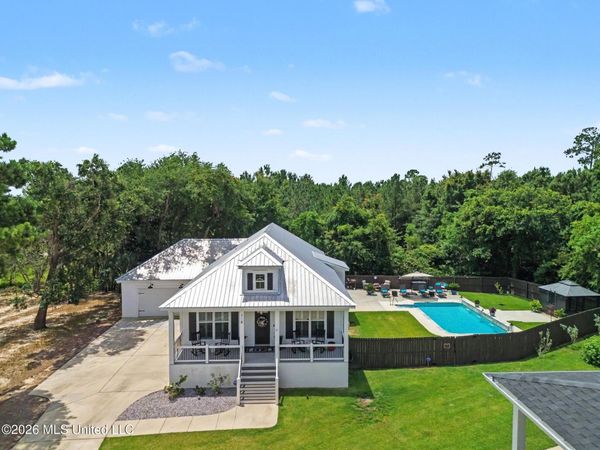 118 Palm Avenue, Pass Christian, MS 39571