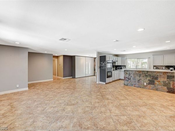 4153 WOODCREST ROAD, Las Vegas, NV 89121