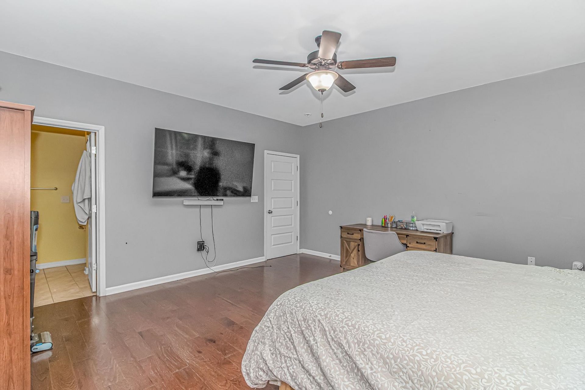 505 Oak Pond Ct. Photo 15