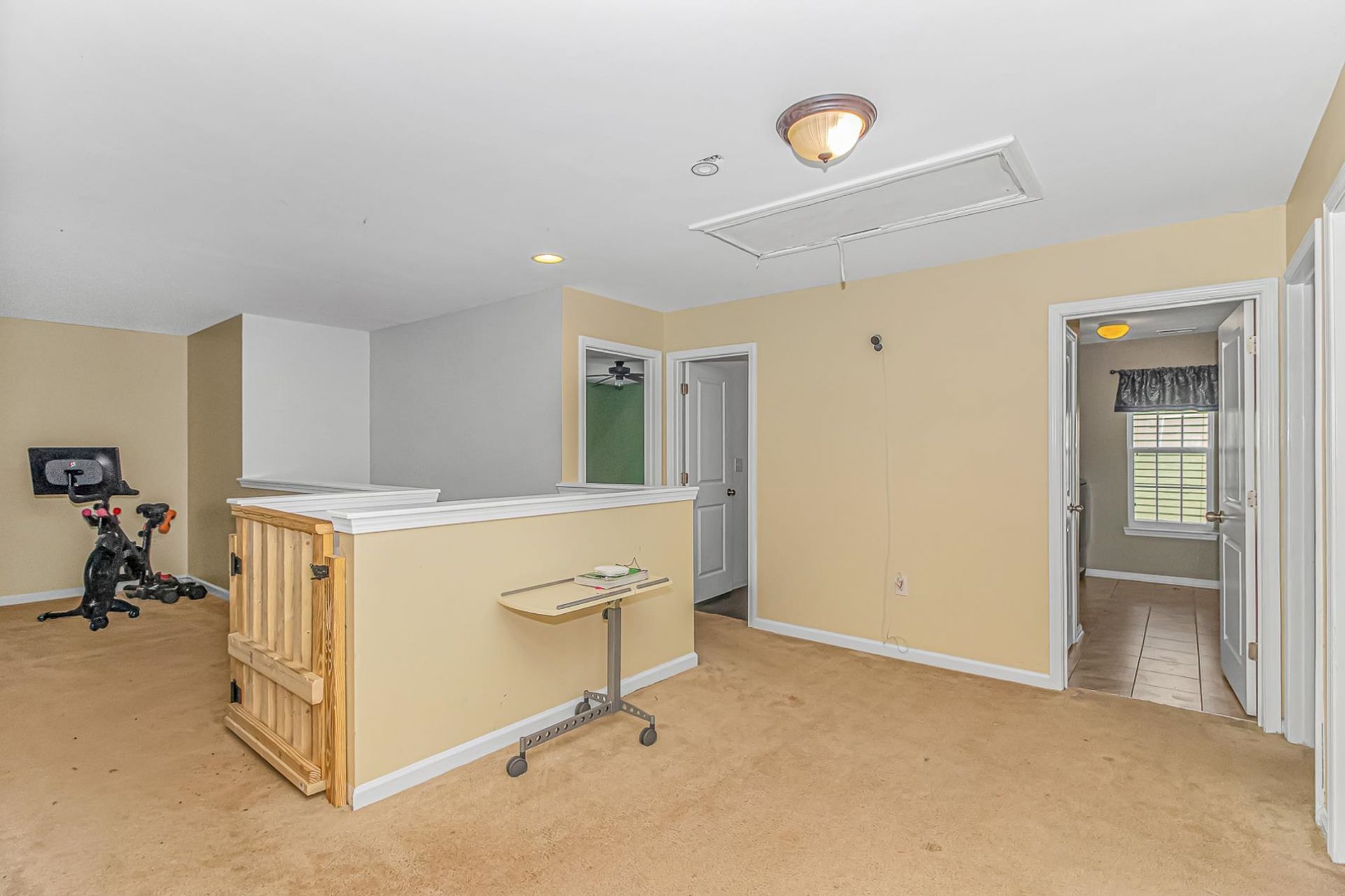 505 Oak Pond Ct. Photo 21