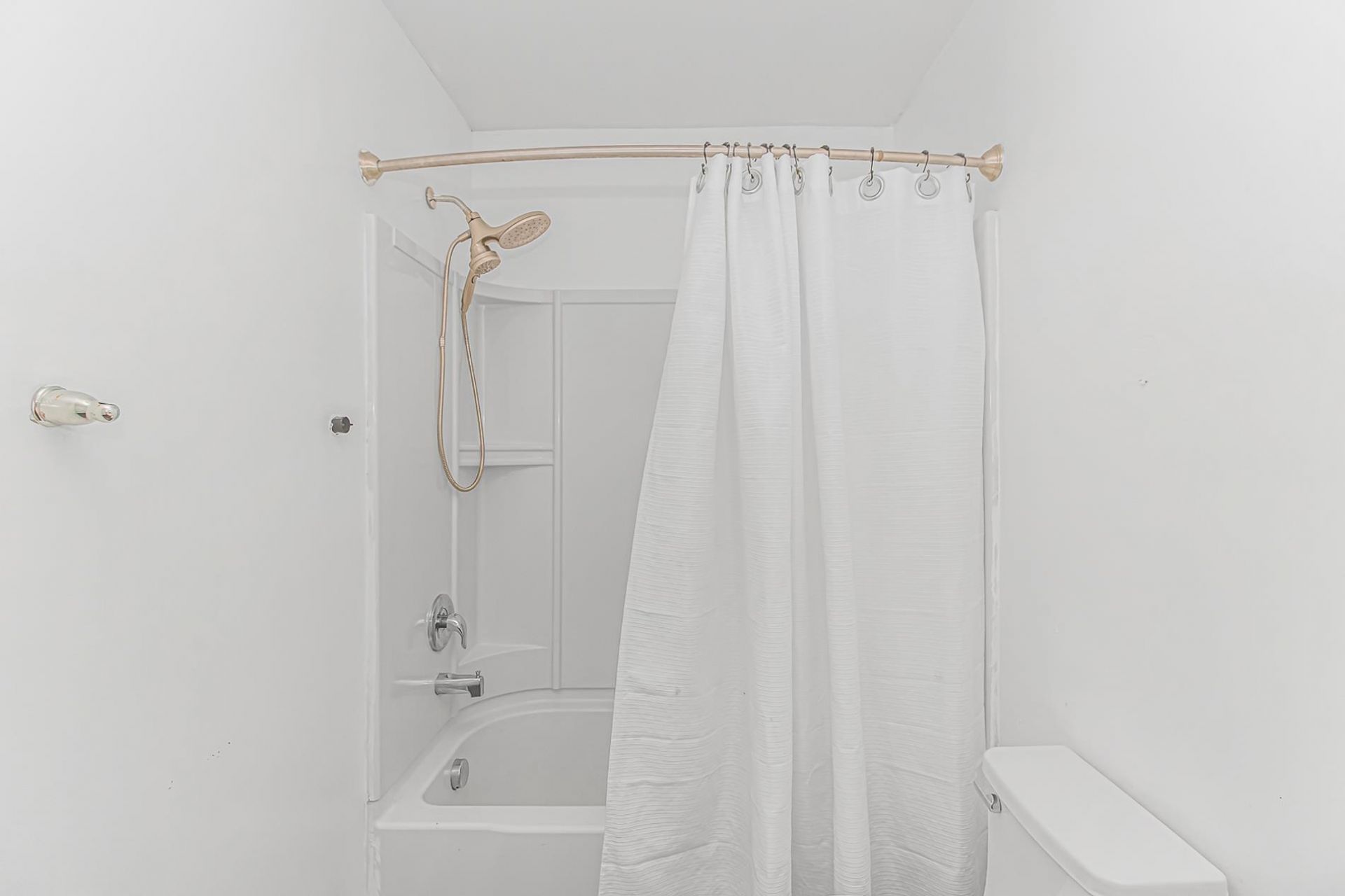 505 Oak Pond Ct. Photo 25