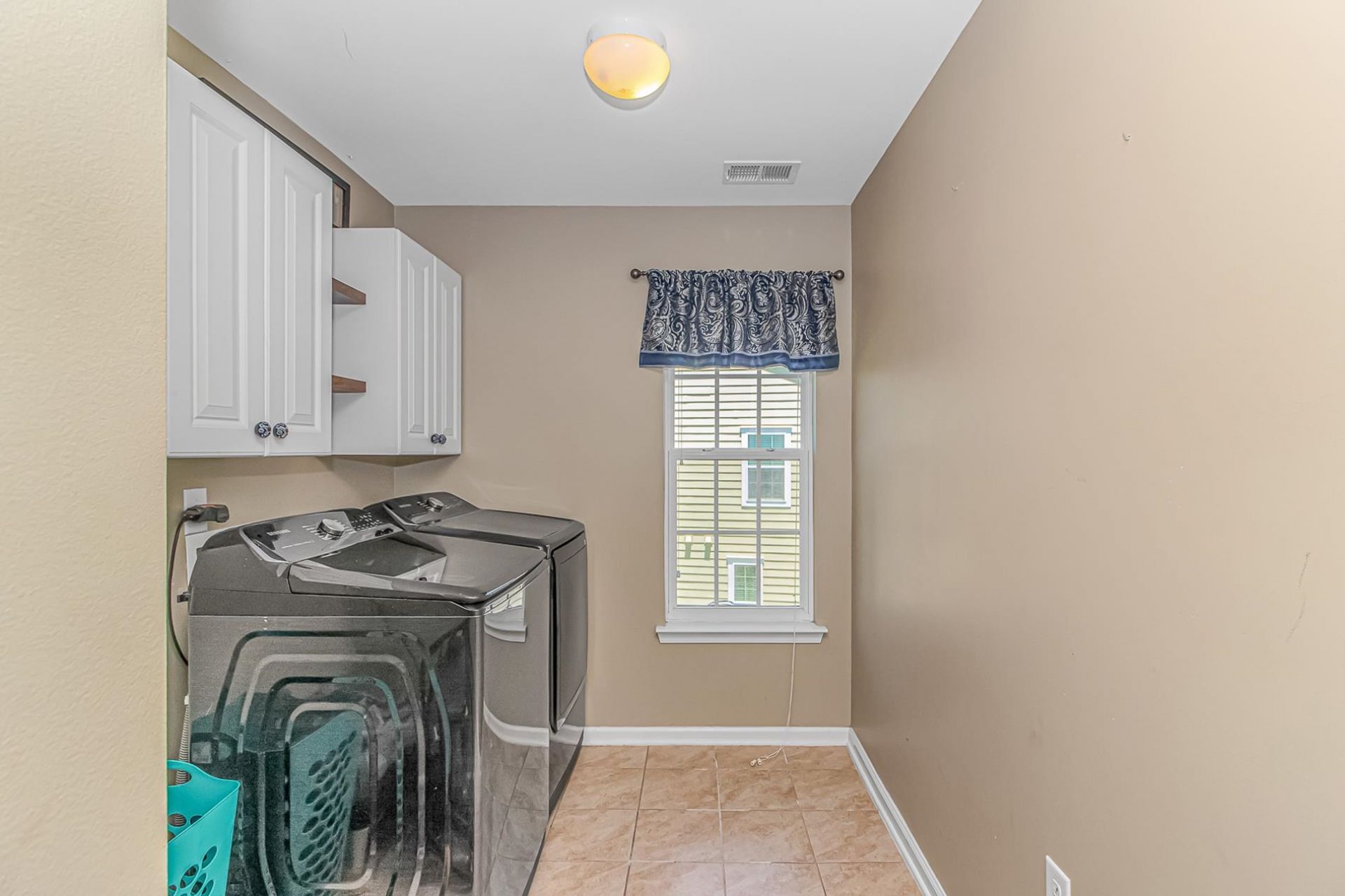 505 Oak Pond Ct. Photo 32