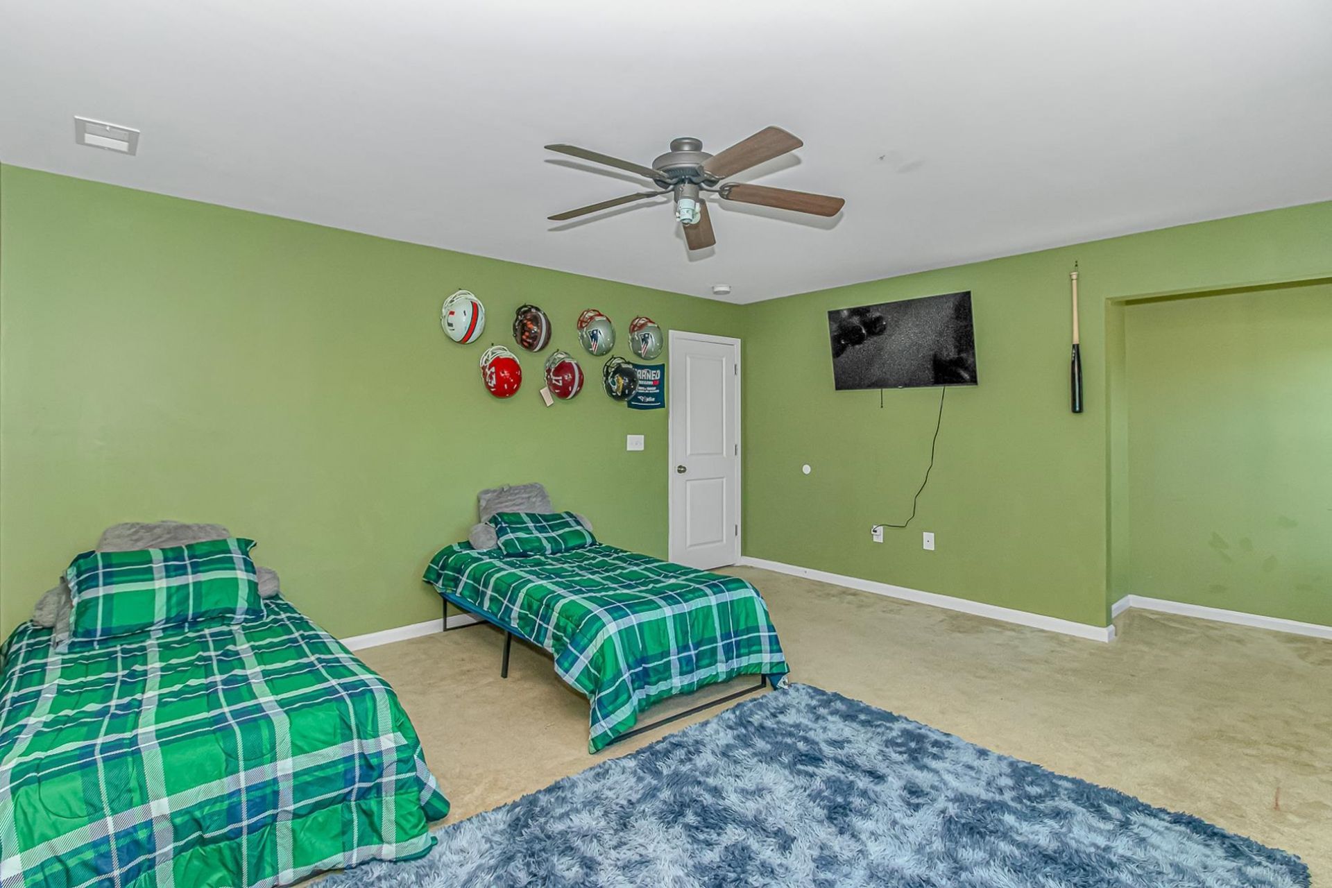 505 Oak Pond Ct. Photo 33