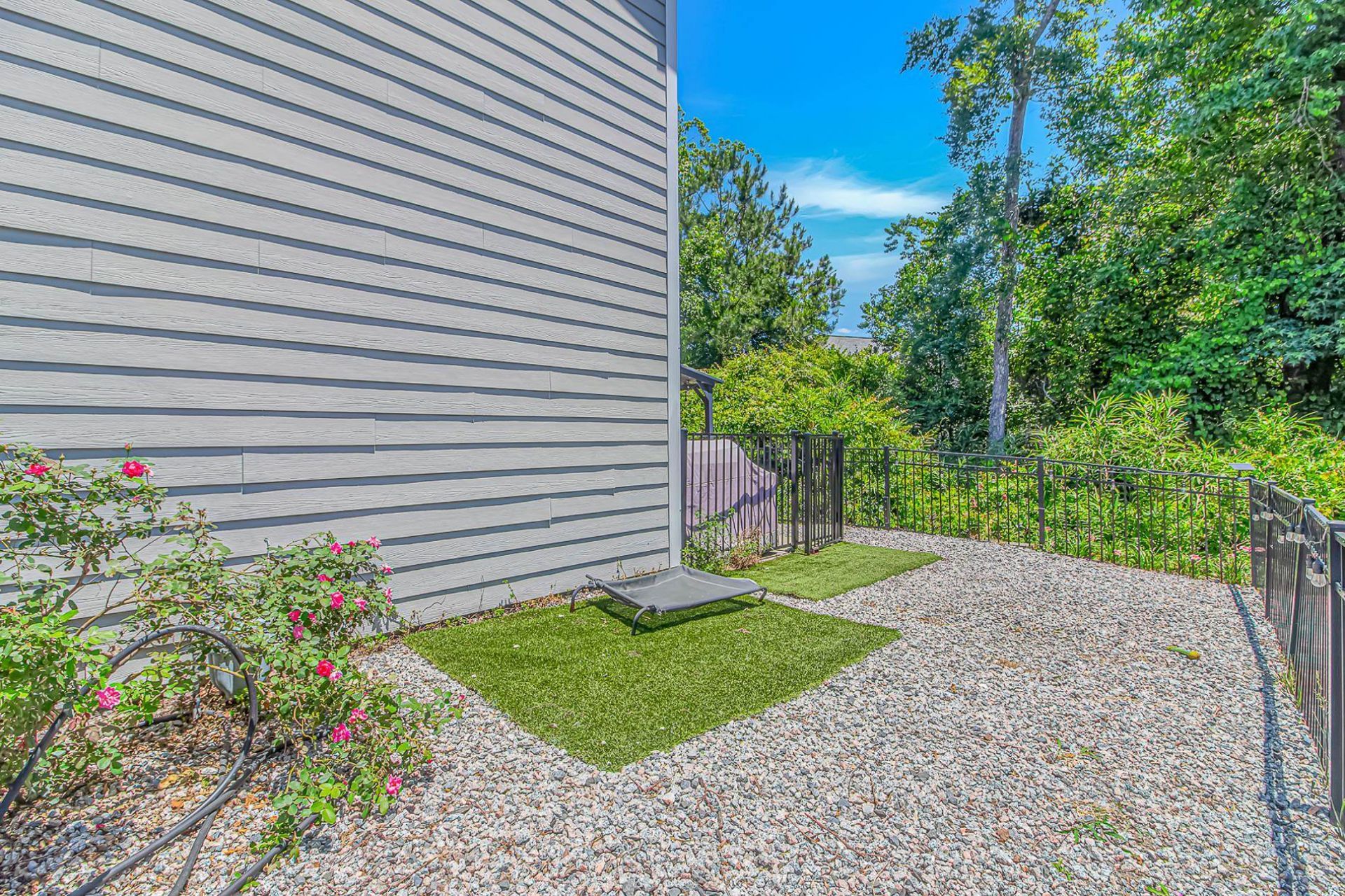 505 Oak Pond Ct. Photo 35