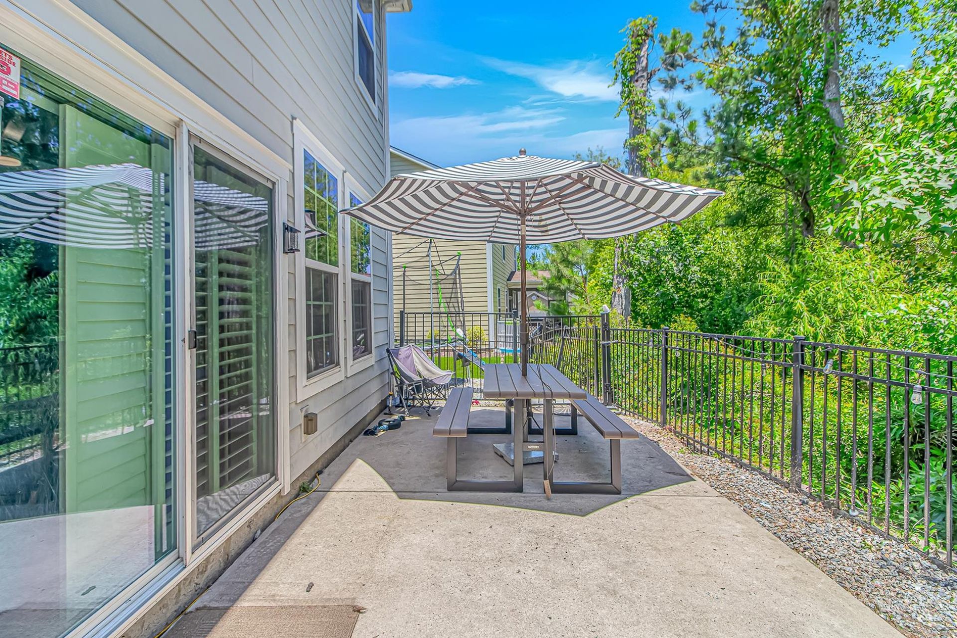 505 Oak Pond Ct. Photo 37