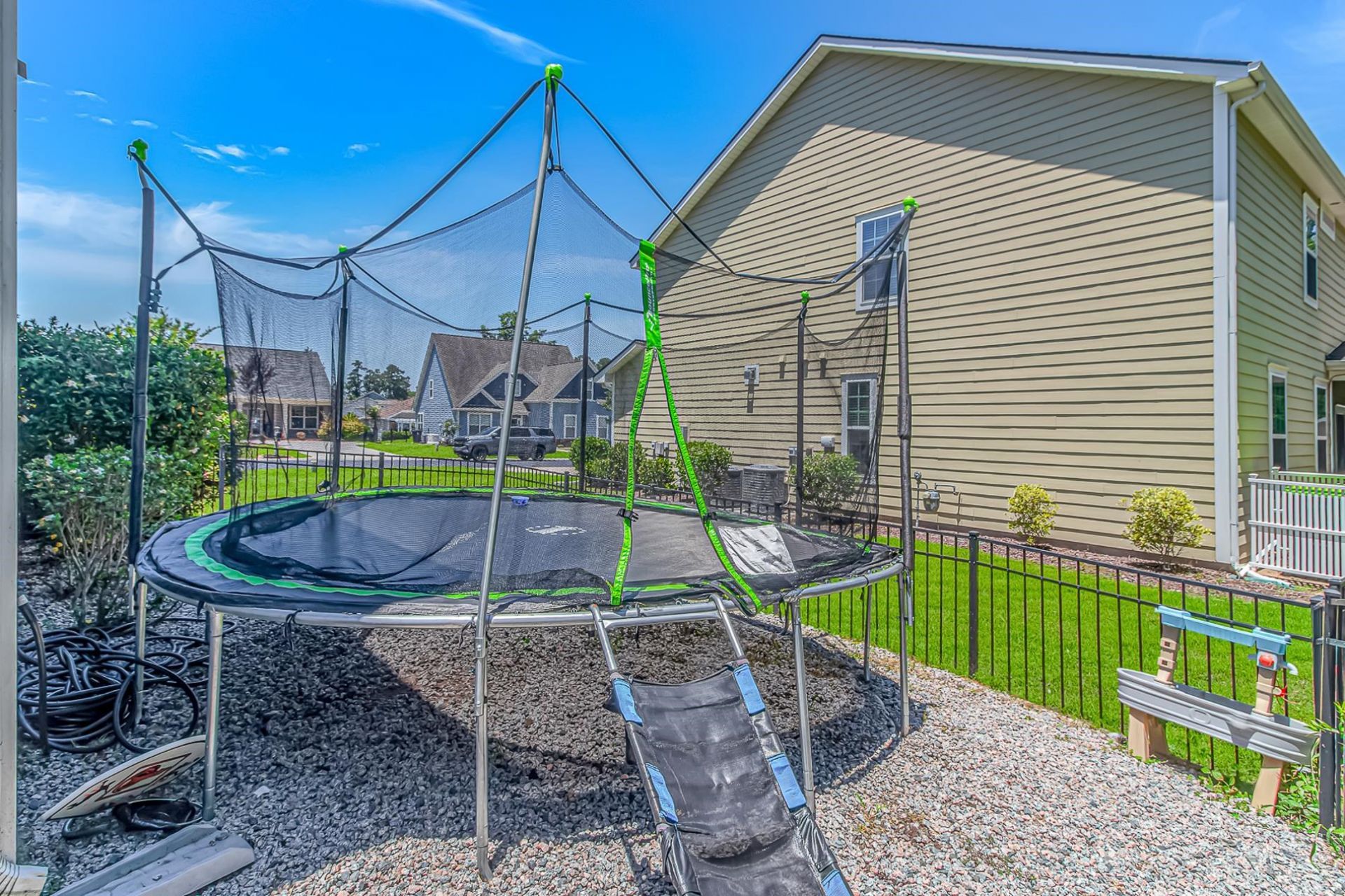 505 Oak Pond Ct. Photo 38