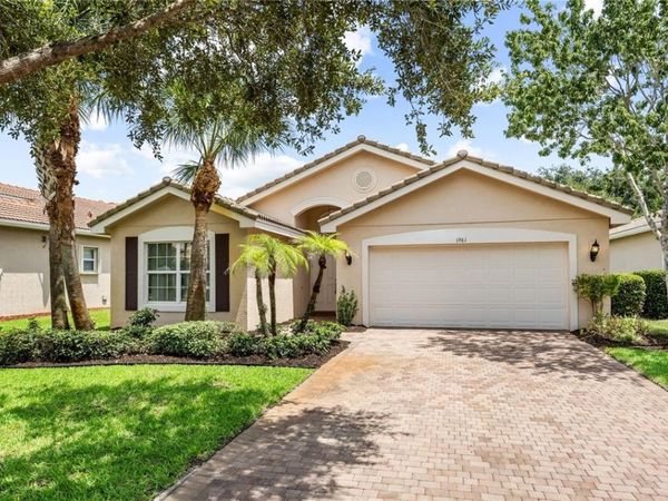 1961 Grey Falcon Circle SW, Vero Beach, FL 32962