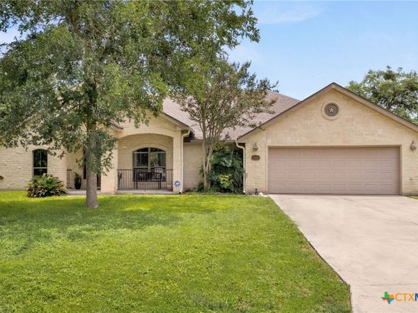 1353 Hunters Court , Seguin, TX 78155