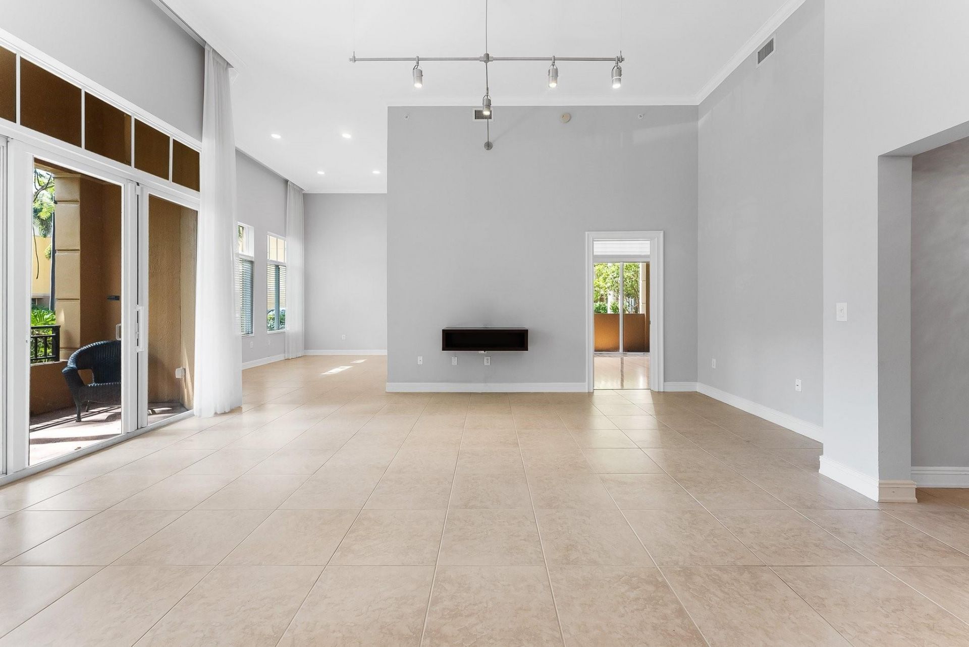 16102 Emerald Estates Drive, Unit 101, Weston, FL 33331 Photo
