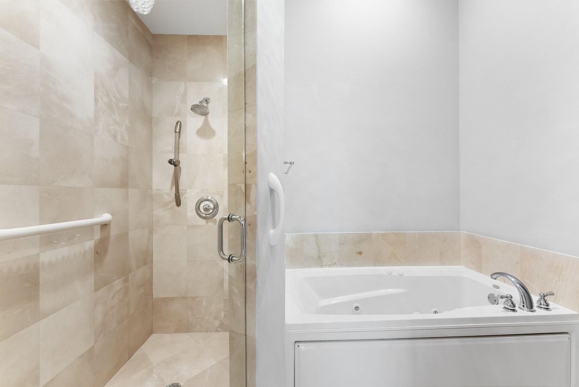 16102 Emerald Estates Drive, Unit 101, Weston, FL 33331 Photo