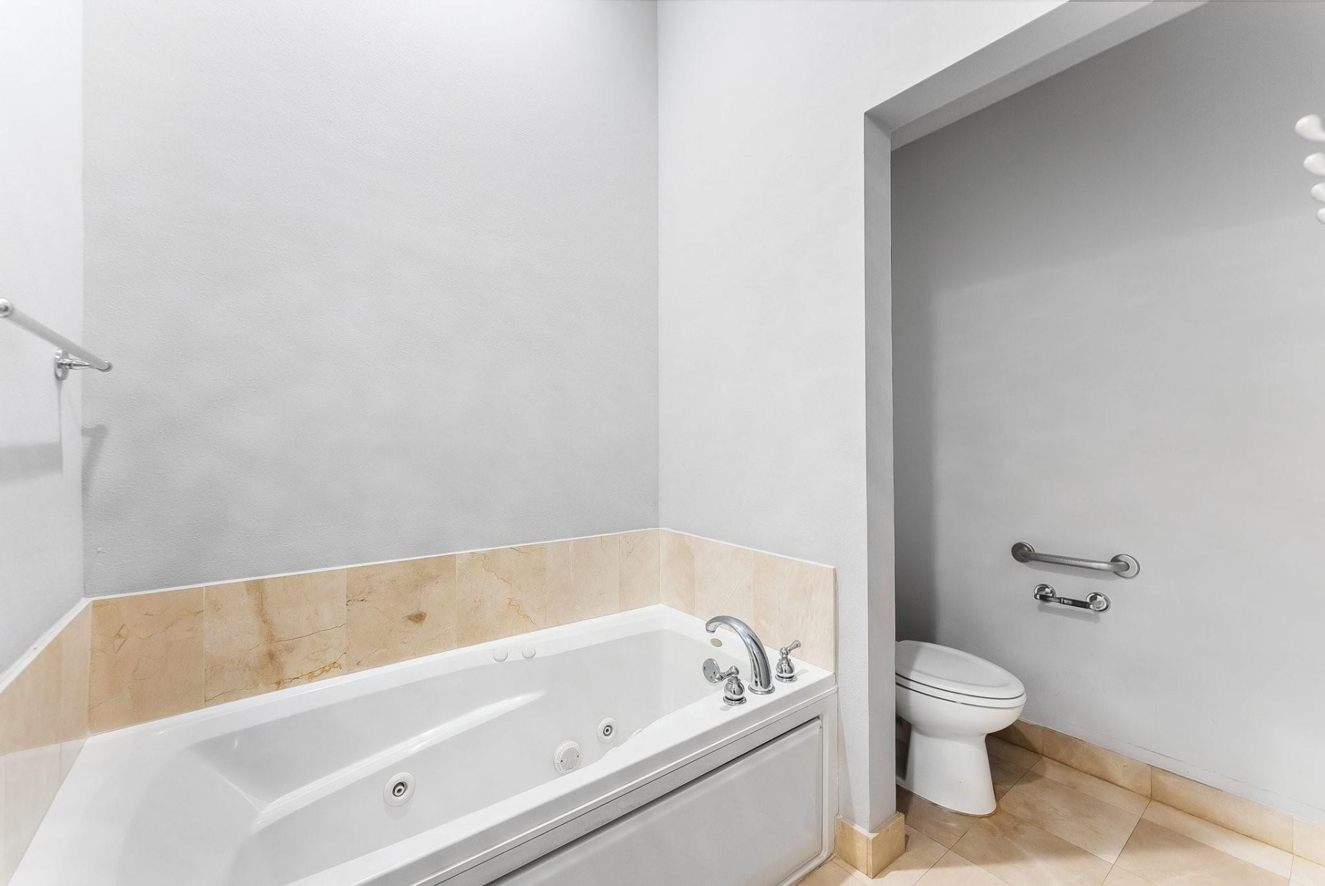 16102 Emerald Estates Drive, Unit 101, Weston, FL 33331 Photo