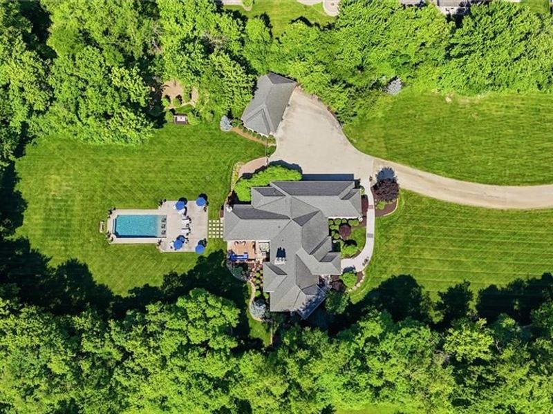 6651 Possum Run Road, Sugarcreek Township, OH 45440 Photo 2