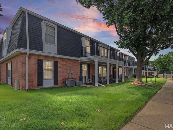 1674 Blue Ridge Drive , Unit H, St Louis, MO 63125