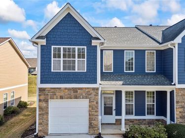 6616 Splashwater Drive , Flowery Branch, GA 30542