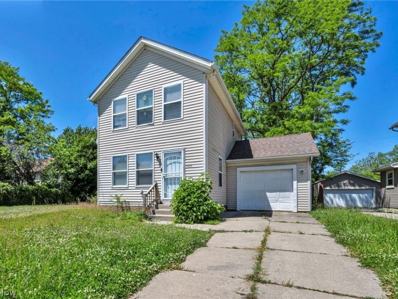 11219 Hopkins Avenue, Cleveland, OH 44108 Photo 4