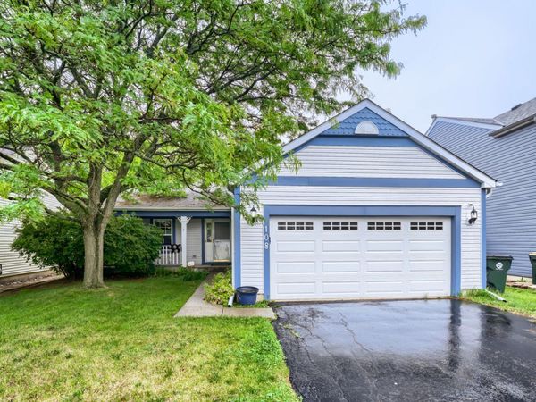 108 E Big Horn Drive, Grayslake, IL 60030