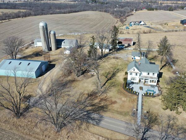 2749 Town Hall Rd, Mount Horeb, WI 53572