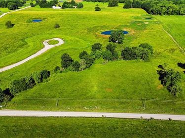 207th Street, Holt, MO 64048