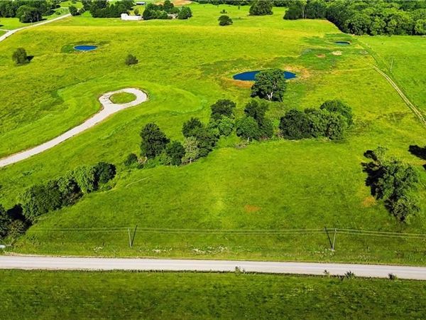 207th Street, Holt, MO 64048