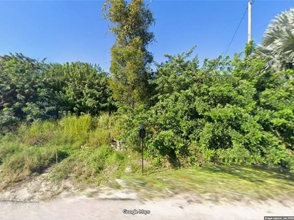 466 Petite AVE , LEHIGH ACRES, FL 33974