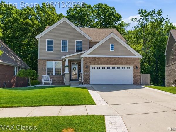 7946 Russell Drive, Westland, MI 48185