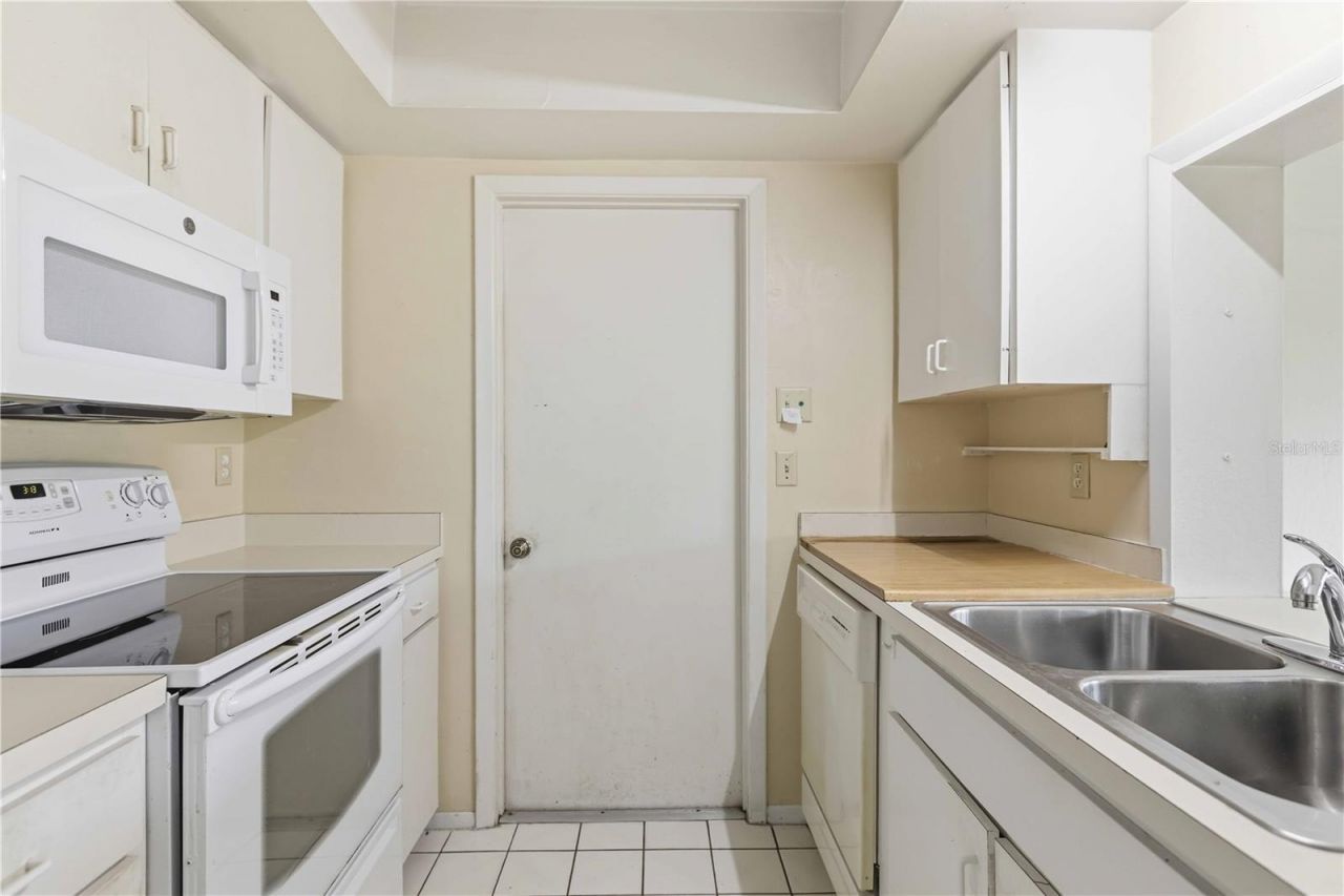 4001 Chinaberry Road, Bradenton, FL 34208 Photo