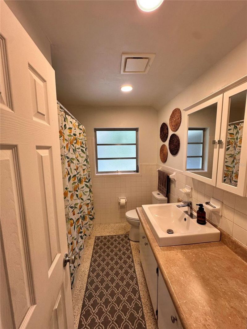 1000 NW 39th Drive , Gainesville, FL 32605 Photo