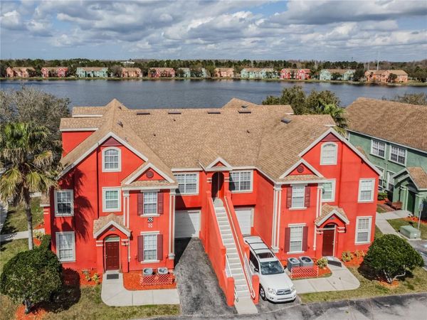 9632 LAKE CHASE ISLAND WAY, Unit 9632, TAMPA, FL 33626